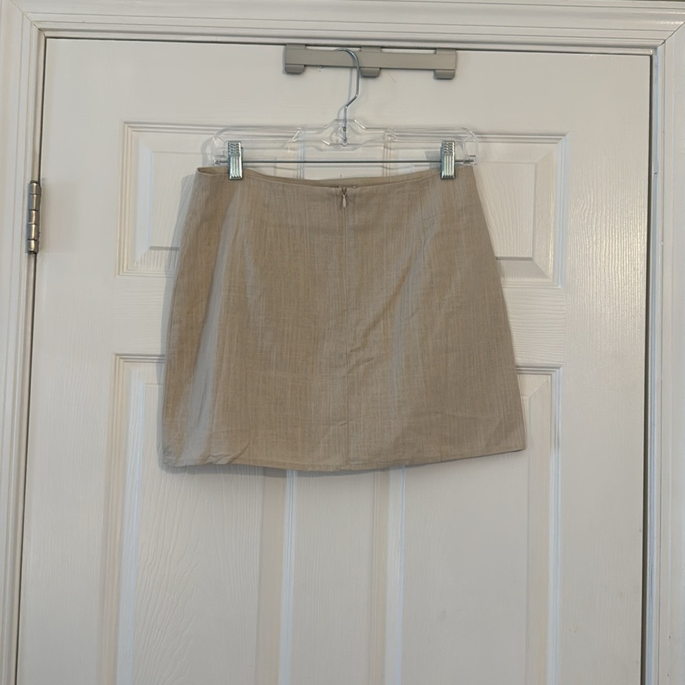 NWT Lulu’s Beige Linen Mini Skirt - Size M - Picture 3 of 4